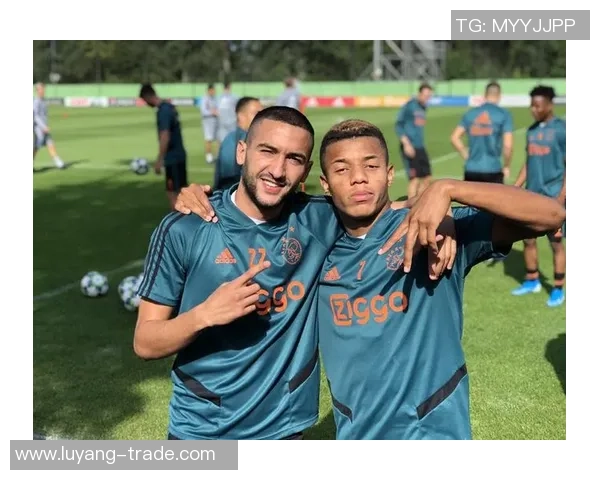 阿贾克斯与希腊人竞技激战成和比分揭晓精彩瞬间回顾